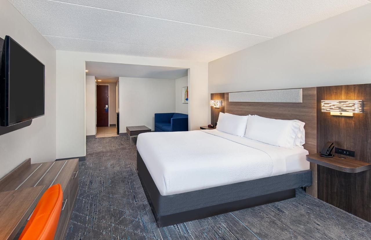 Express & At Northlake By Ihg